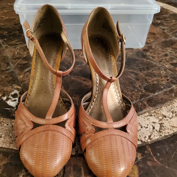 Naturalizer Leather closed toe chunky sandals camel tan 8W Farout 4" heel - Picture 4 of 11